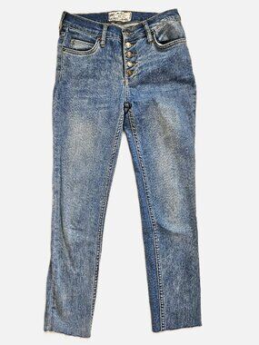 Free People Button‑Fly Ankle Jeans – Light Wash, Raw Hem, Size 26